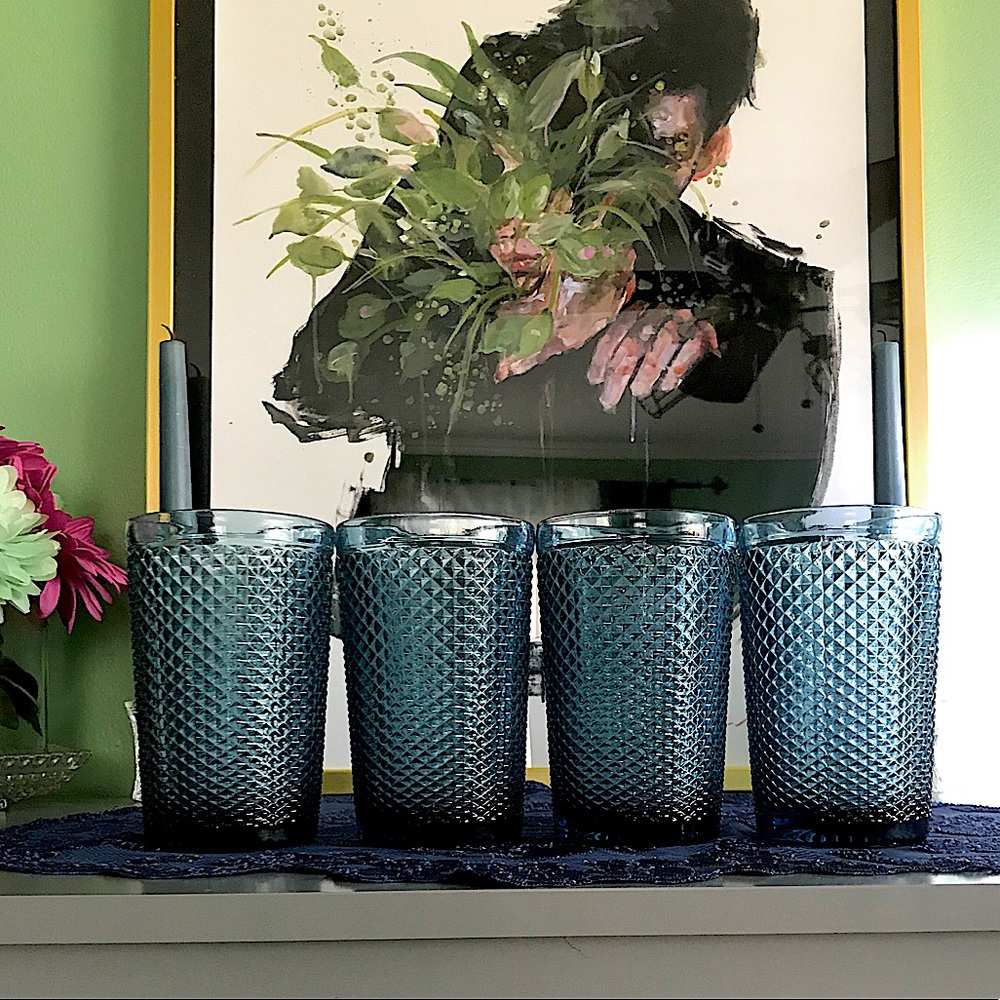 4️⃣ Vintage Diamond Patterned 13 oz Glasses